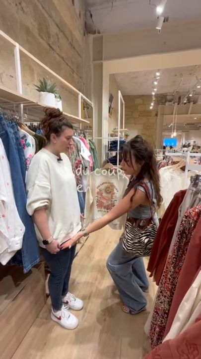 Le bon pull selon ta morphologie : conseils en magasin